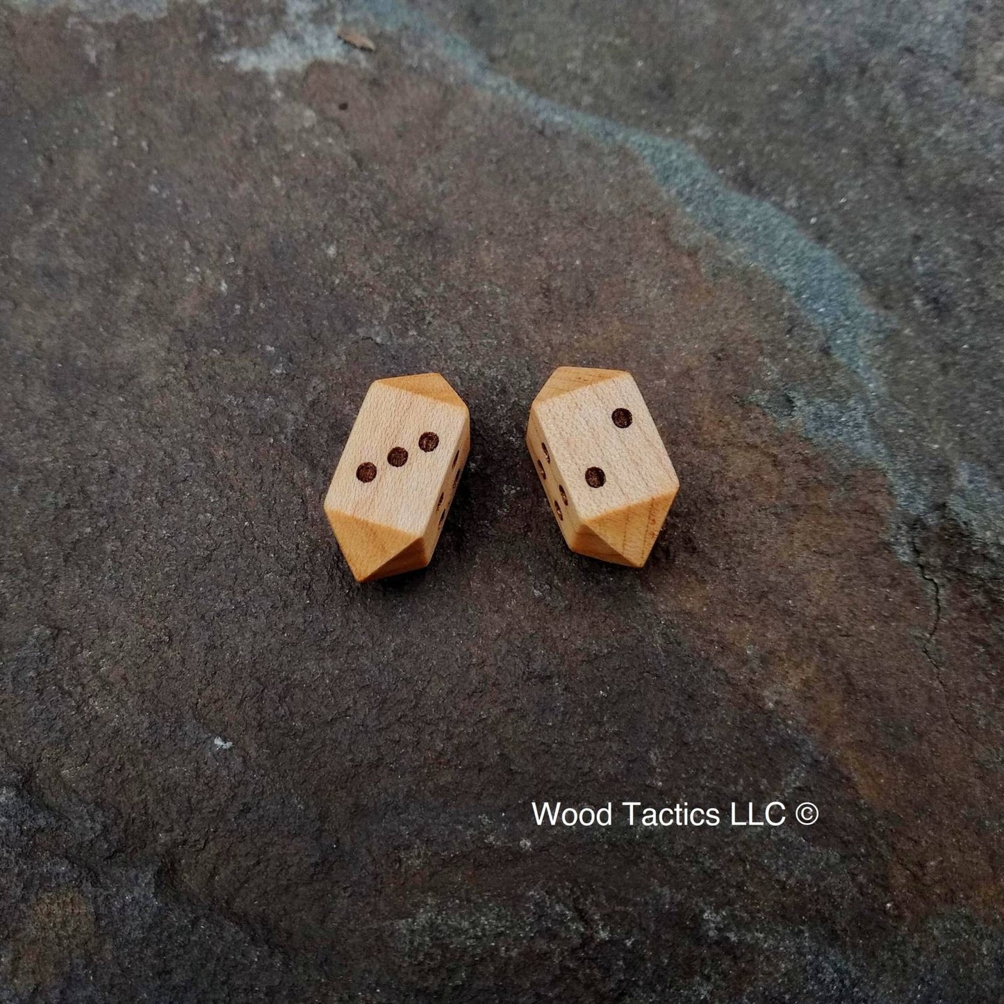 Maple Hardwood Barrell D4 Dice with Pips Symbols. 